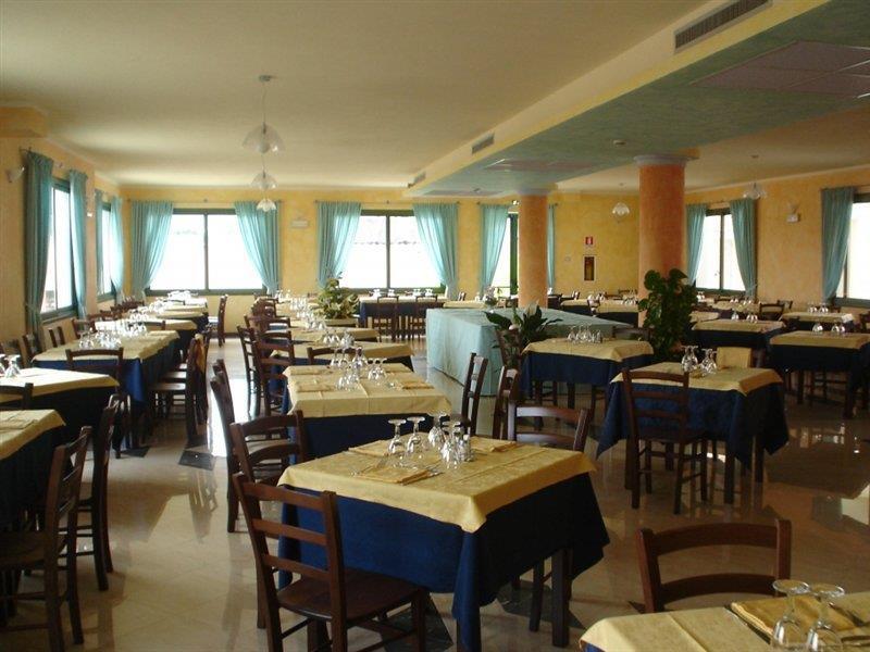 Hotel Baia Marina Orosei Exteriör bild