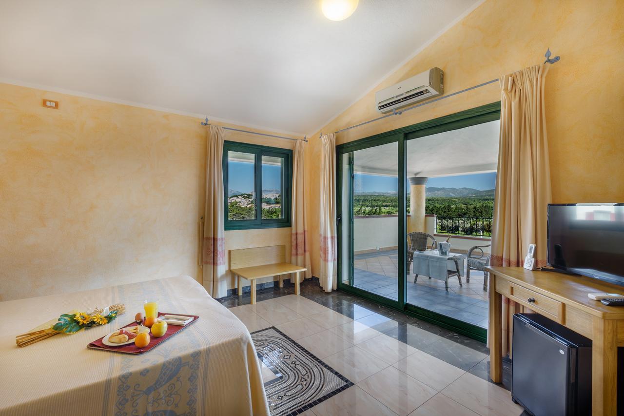 Hotel Baia Marina Orosei Exteriör bild