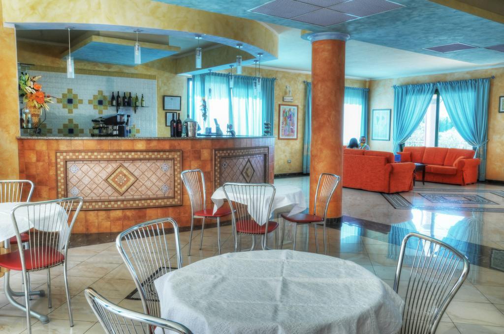 Hotel Baia Marina Orosei Exteriör bild